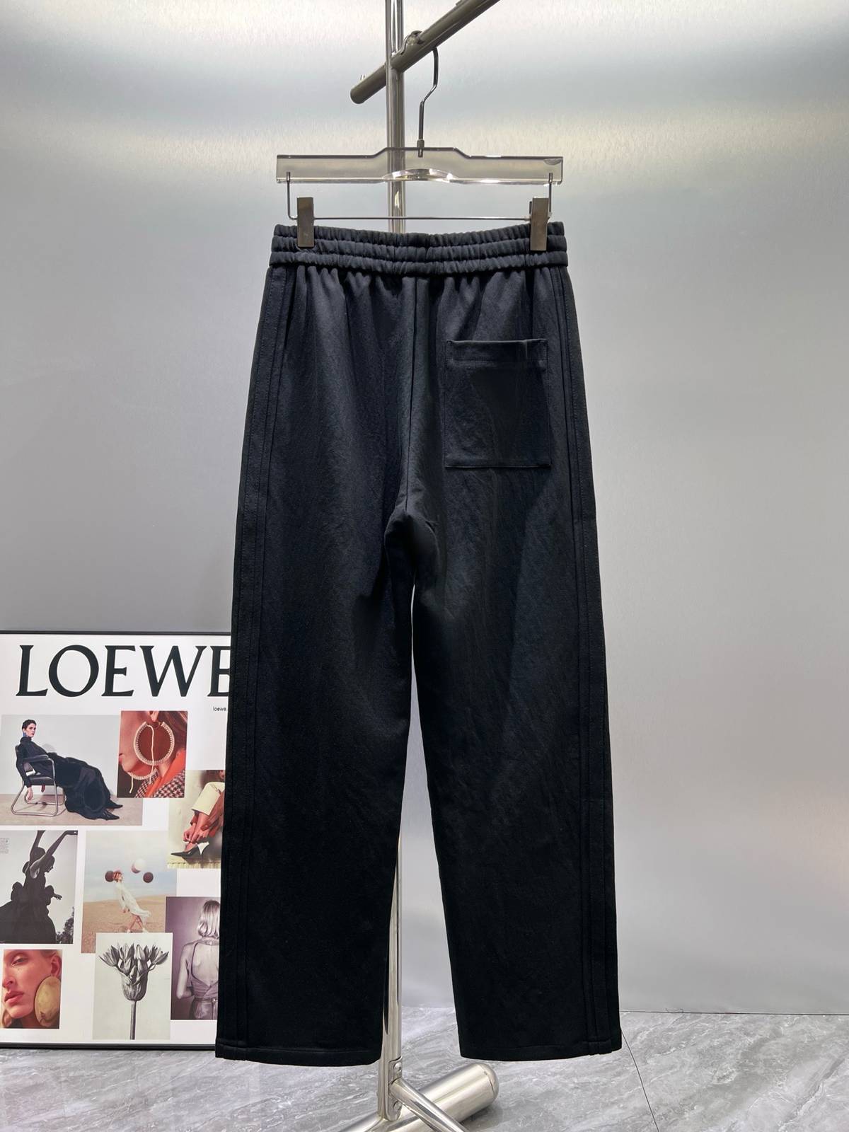 LOEWE ロエベ メンズ イージーパンツ ワイドパンツ サイドライン ロゴ刺繍 ウエストゴム ブラック - 画像 9
