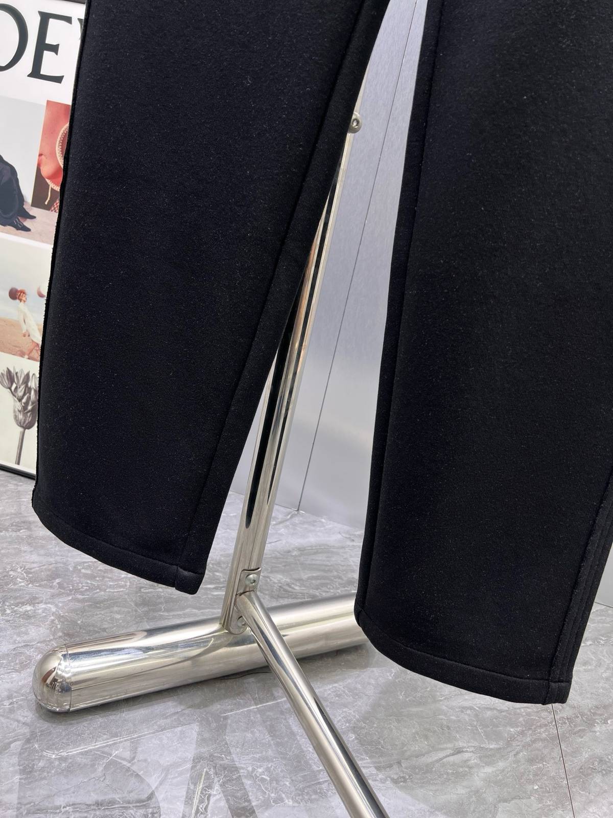 CHROME HEARTS クロムハーツ メンズ イージーパンツ ワイドパンツ サイドライン ロゴ刺繍 メタルパーツ ブラック - 画像 2