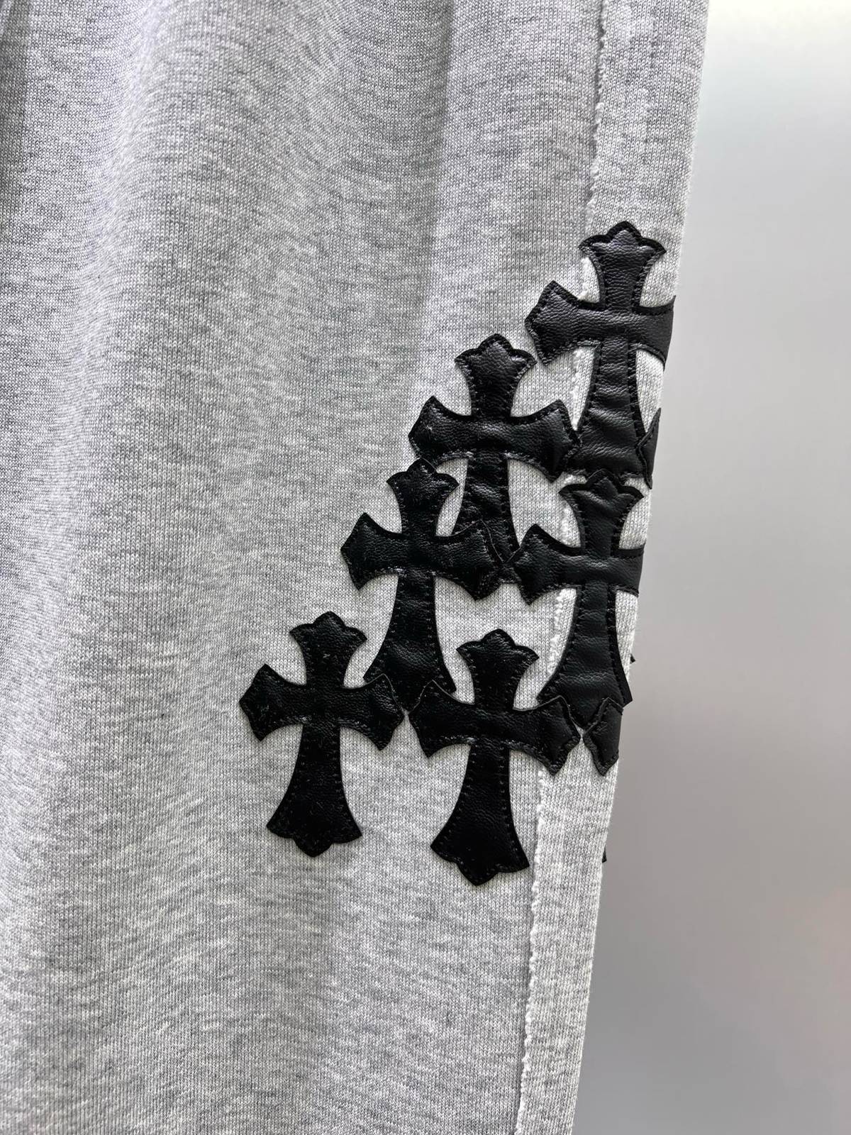 CHROME HEARTS クロムハーツ メンズ パンツ ジョガーパンツ サイドライン ロゴ刺繍 ロゴプリント メタルパーツ ブラック - 画像 5