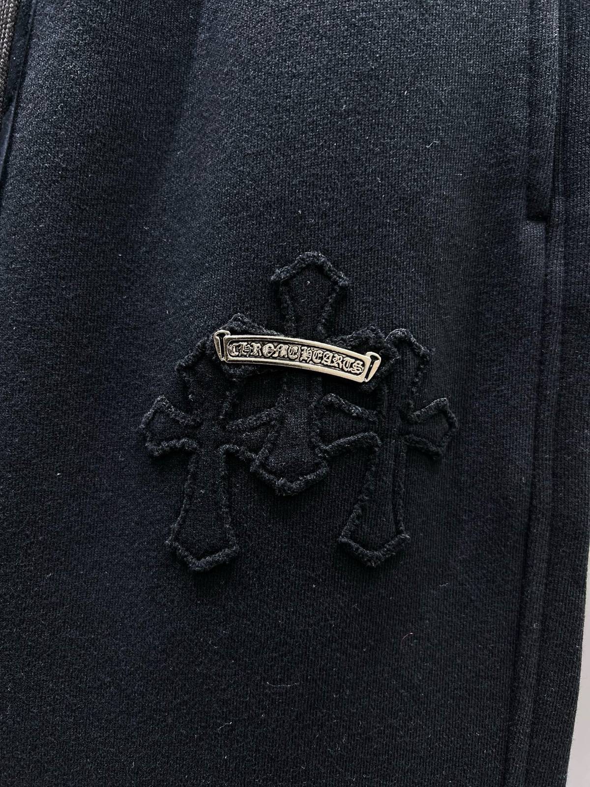 CHROME HEARTS クロムハーツ メンズ ボトムス ジョガーパンツ ロゴ刺繍 サイドライン メタルパーツ ブラック - 画像 6