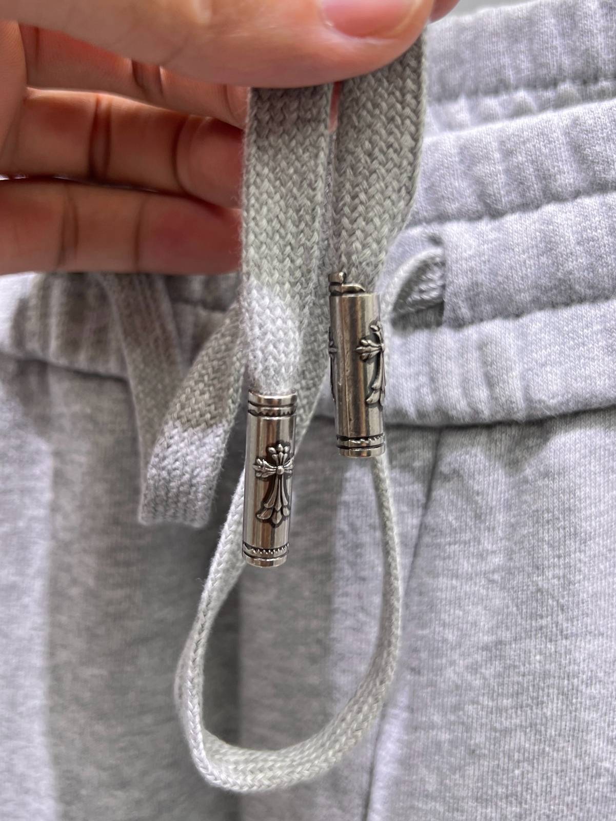 CHROME HEARTS クロムハーツ メンズ ジョガーパンツ イージーパンツ サイドライン ロゴ刺繍 メタルパーツ グレー - 画像 7