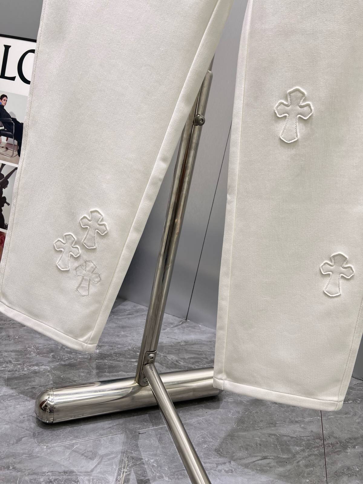 CHROME HEARTS クロムハーツ メンズ イージーパンツ ワイドパンツ サイドライン ロゴ刺繍 メタルパーツ ブラック - 画像 4