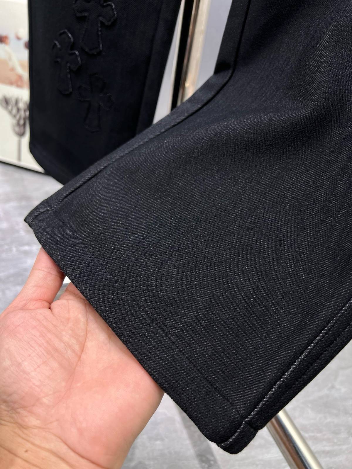 CHROME HEARTS クロムハーツ メンズ パンツ ワイドパンツ ウエストゴム ドローコード ロゴ刺繍 サイドライン ブラック - 画像 2