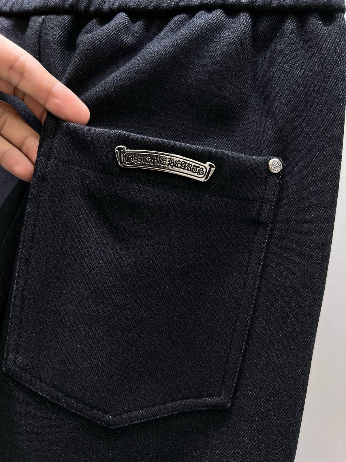 CHROME HEARTS クロムハーツ メンズ パンツ ワイドパンツ ウエストゴム ドローコード ロゴ刺繍 サイドライン ブラック - 画像 5