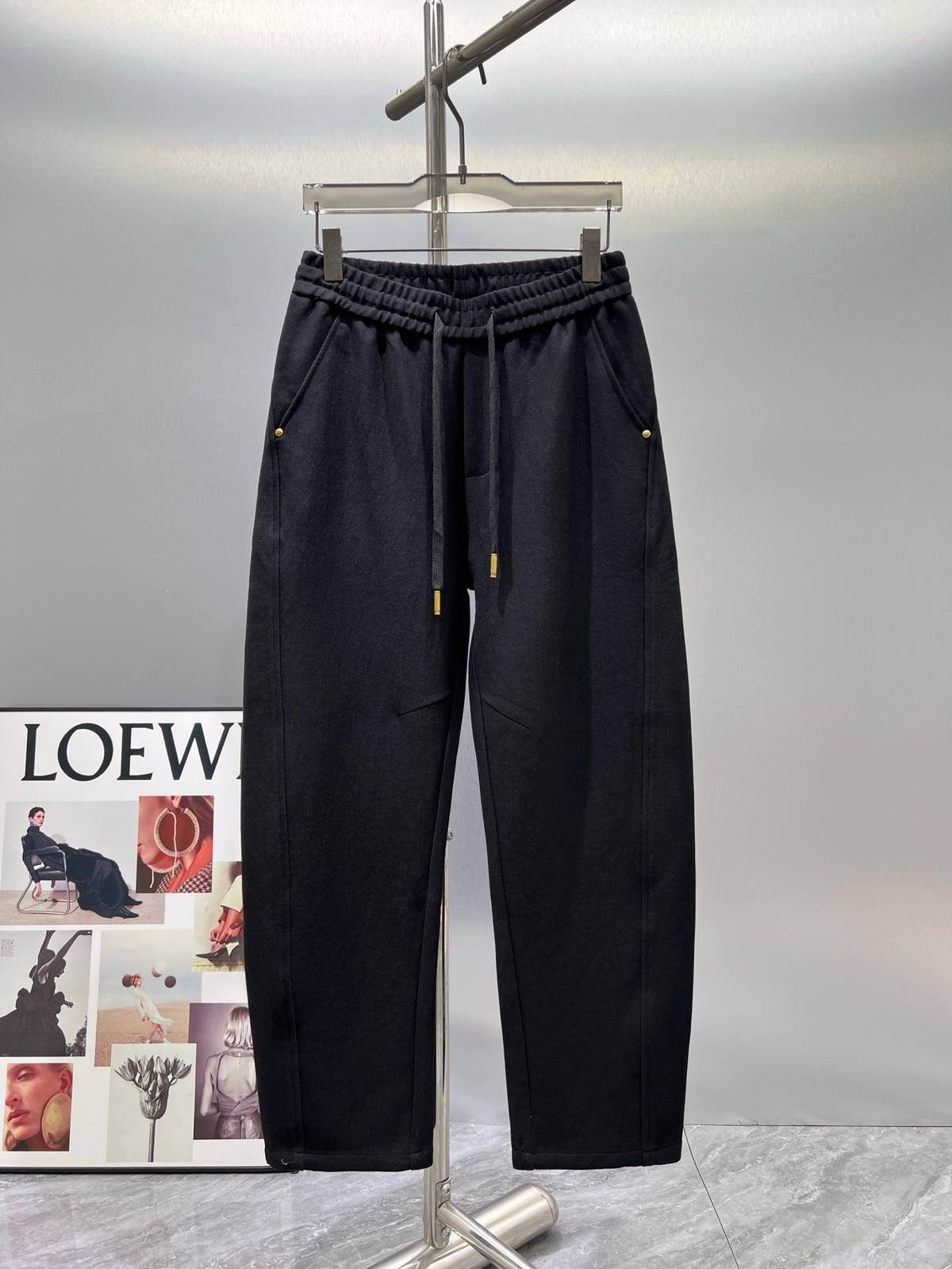LOEWE ロエベ メンズ イージーパンツ ワイドパンツ サイドライン ロゴ刺繍 ドローコード メタルパーツ ブラック