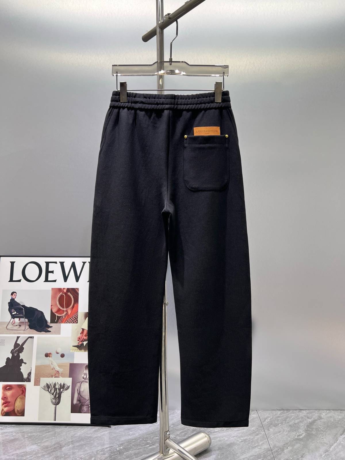 LOEWE ロエベ メンズ イージーパンツ ワイドパンツ サイドライン ロゴ刺繍 ドローコード メタルパーツ ブラック - 画像 9