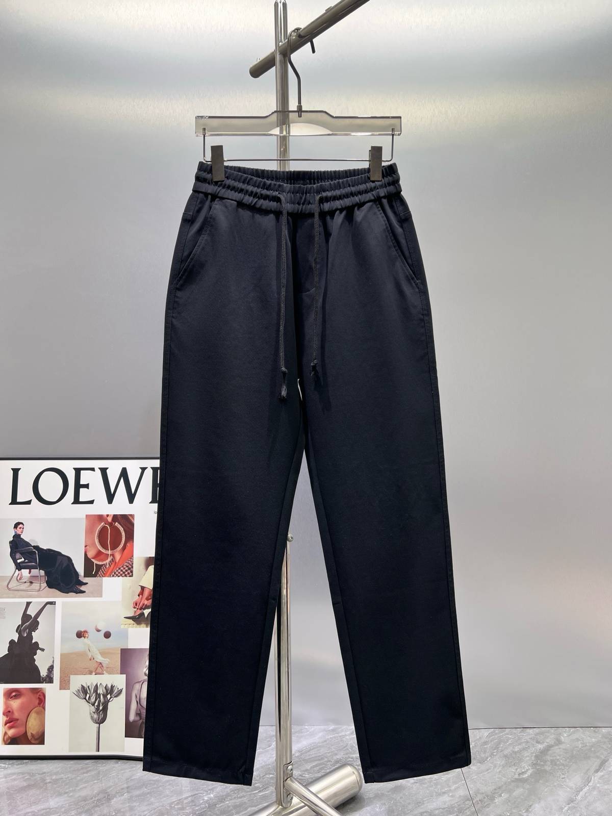 LOEWE ロエベ メンズ パンツ イージーパンツ ウエストゴム ロゴ刺繍 ドローコード メタルパーツ ブラック - 画像 1