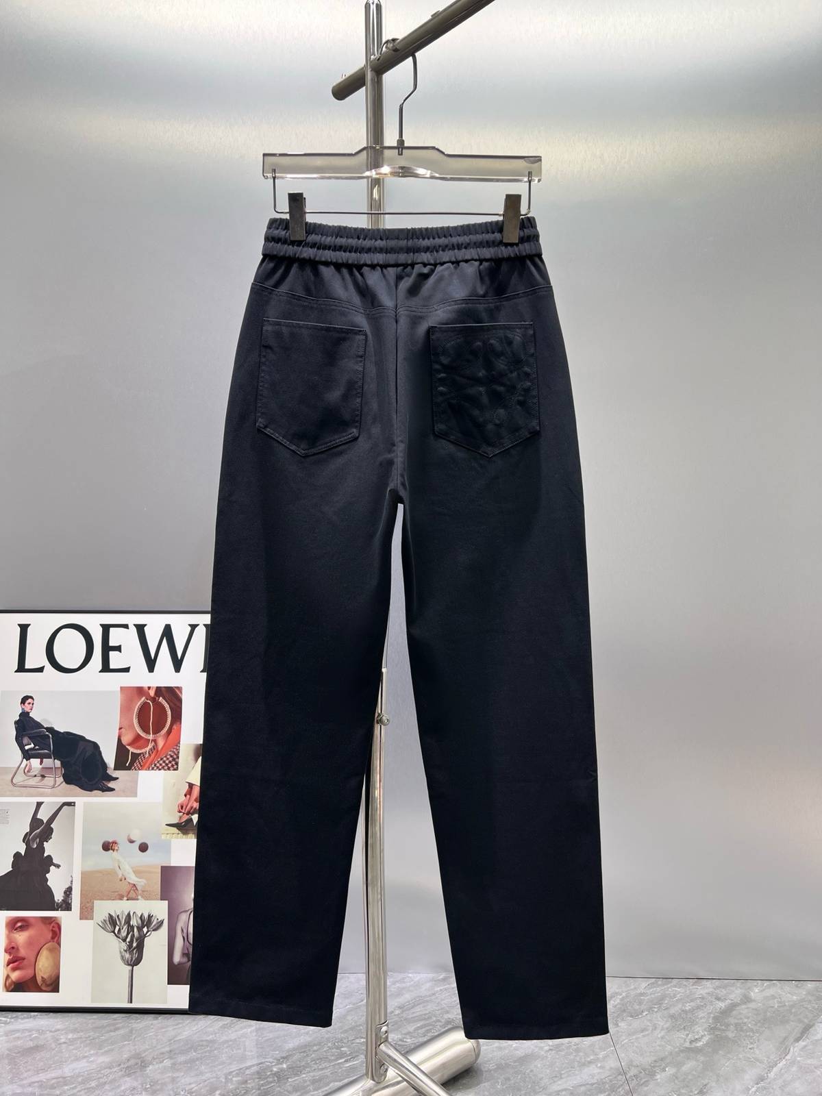 LOEWE ロエベ メンズ パンツ イージーパンツ ウエストゴム ロゴ刺繍 ドローコード メタルパーツ ブラック - 画像 9