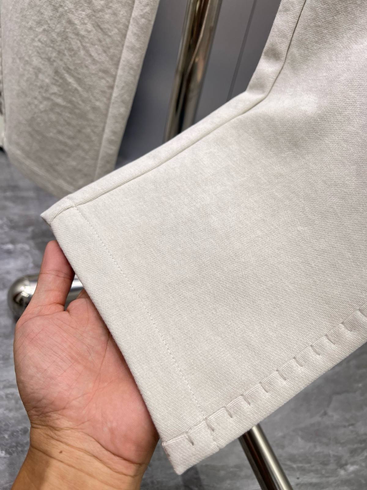 LOEWE ロエベ メンズ パンツ イージーパンツ ウエストゴム サイドライン ロゴ刺繍 メタルパーツ ブラック - 画像 2