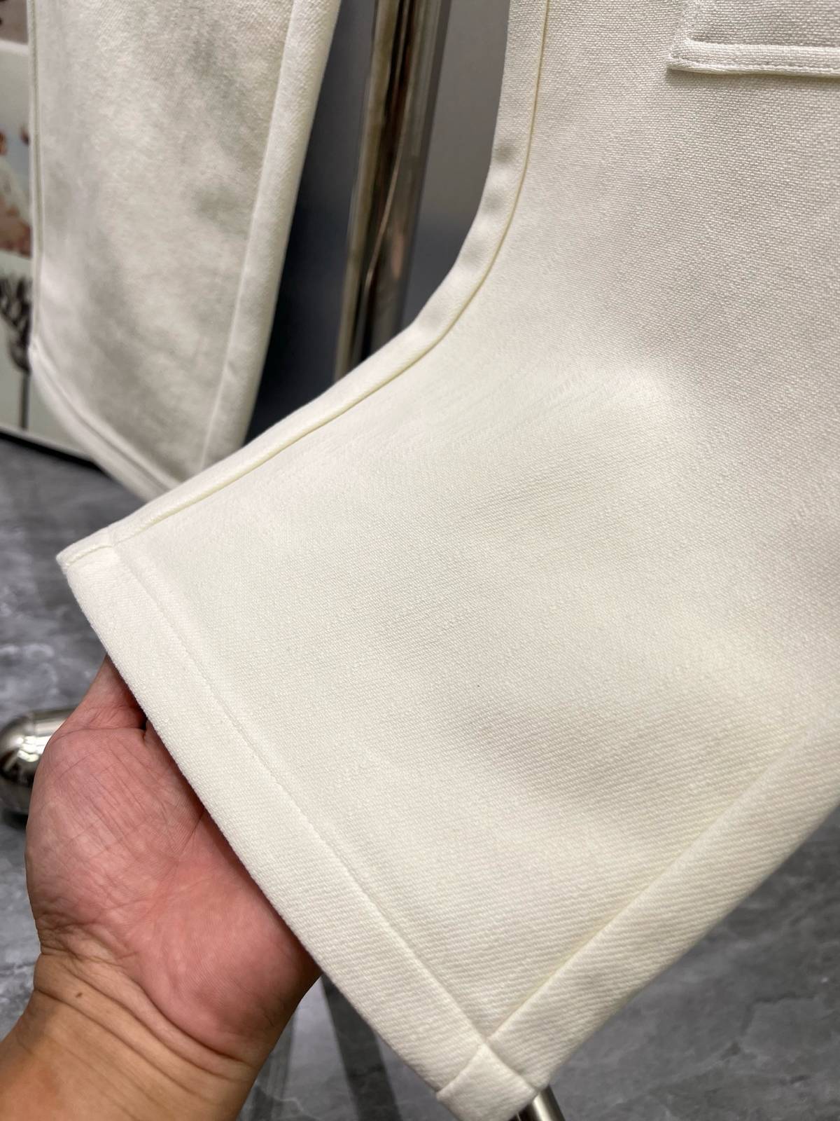 LOEWE ロエベ メンズ パンツ イージーパンツ カーゴパンツ サイドライン ロゴ刺繍 ロングコード ブラック - 画像 2