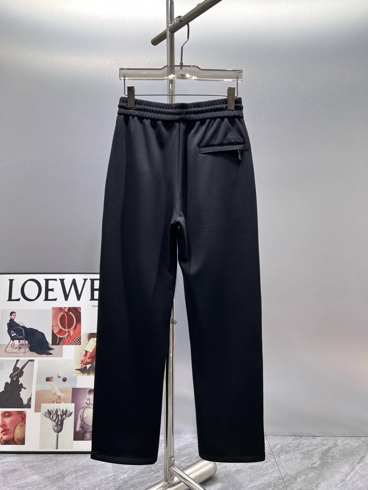 LOEWE ロエベ メンズ パンツ イージーパンツ ウエストゴム サイドライン ロゴ刺繍 メタルパーツ ブラック - 画像 9