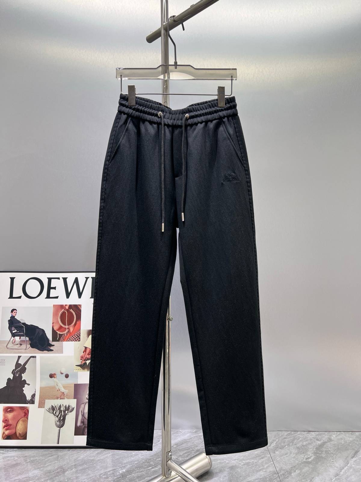 LOEWE ロエベ メンズ イージーパンツ ワイドパンツ ウエストゴム ドローコード ロゴ刺繍 ブラック