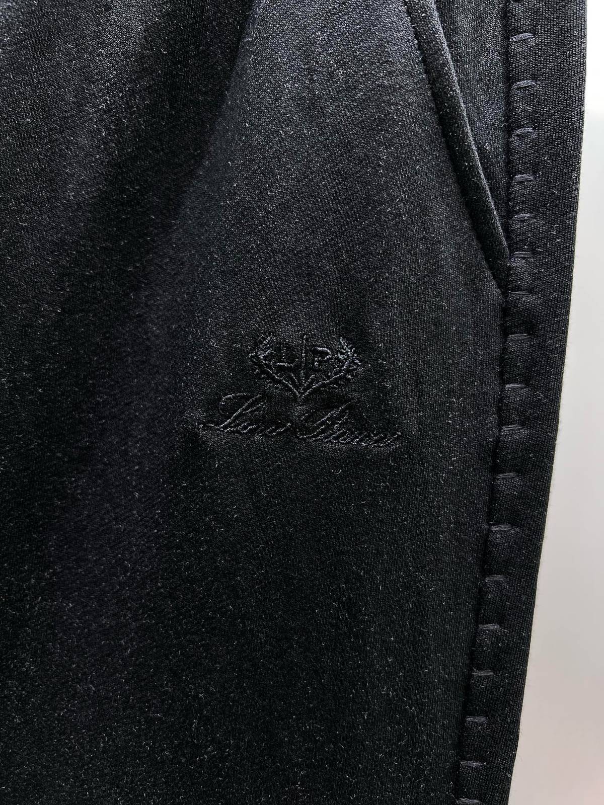 LOEWE ロエベ メンズ イージーパンツ ワイドパンツ ウエストゴム ドローコード ロゴ刺繍 ブラック - 画像 3