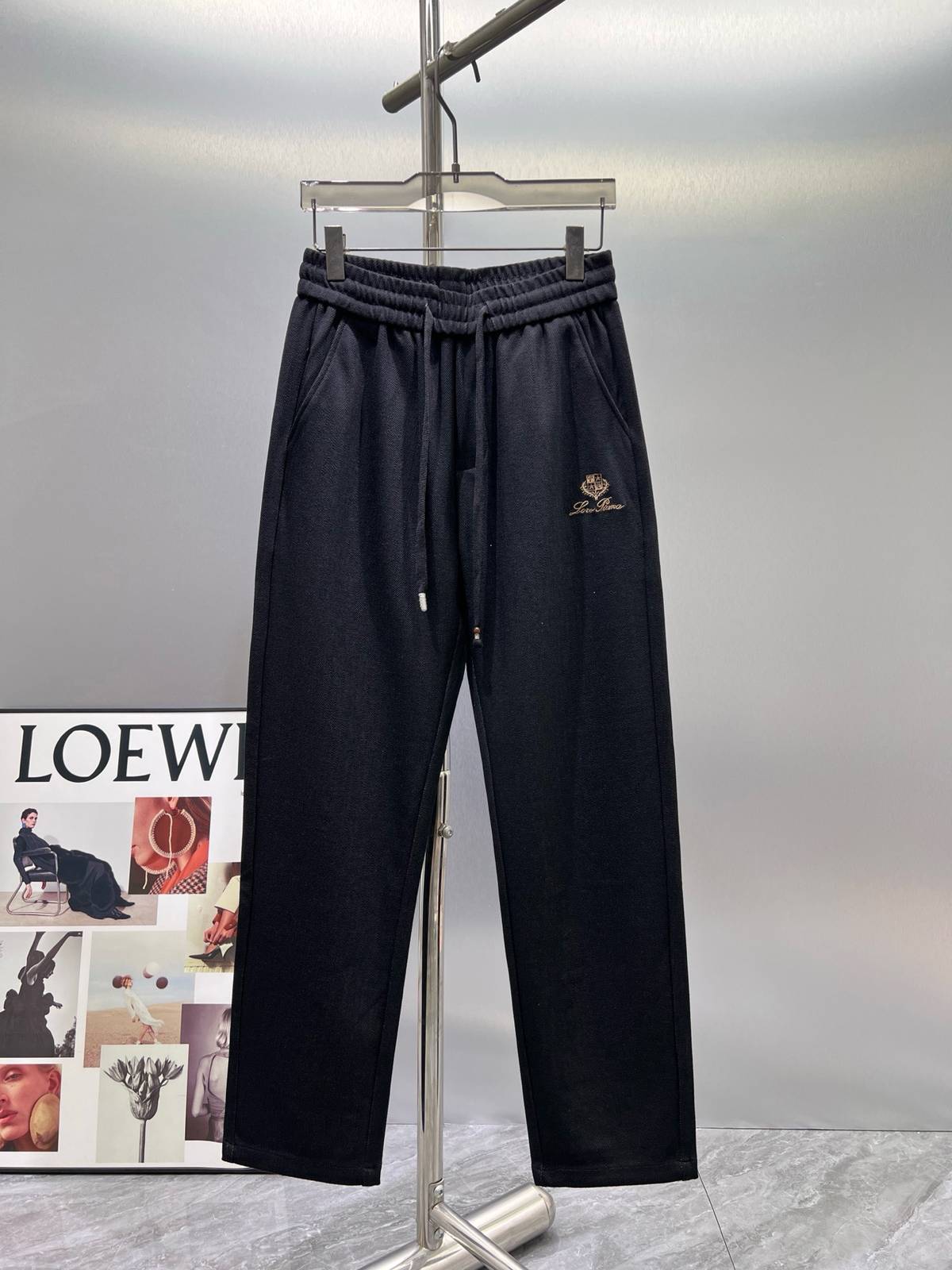 LOEWE ロエベ メンズ パンツ イージーパンツ ウエストゴム ロゴ刺繍 サイドライン ブラック