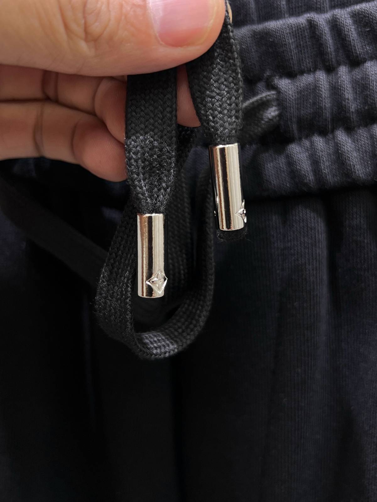 LOEWE ロエベ メンズ パンツ イージーパンツ ウエストゴム ロゴ刺繍 サイドライン メタルパーツ ブラック - 画像 7