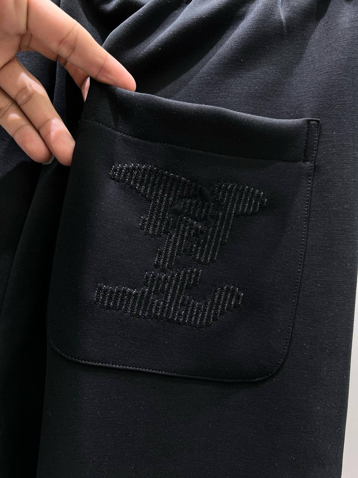LOEWE ロエベ メンズ パンツ イージーパンツ ウエストゴム ロゴ刺繍 メタルパーツ ブラック - 画像 5