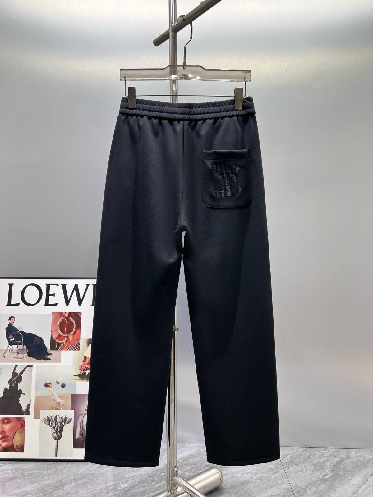 LOEWE ロエベ メンズ パンツ イージーパンツ ウエストゴム ロゴ刺繍 メタルパーツ ブラック - 画像 9