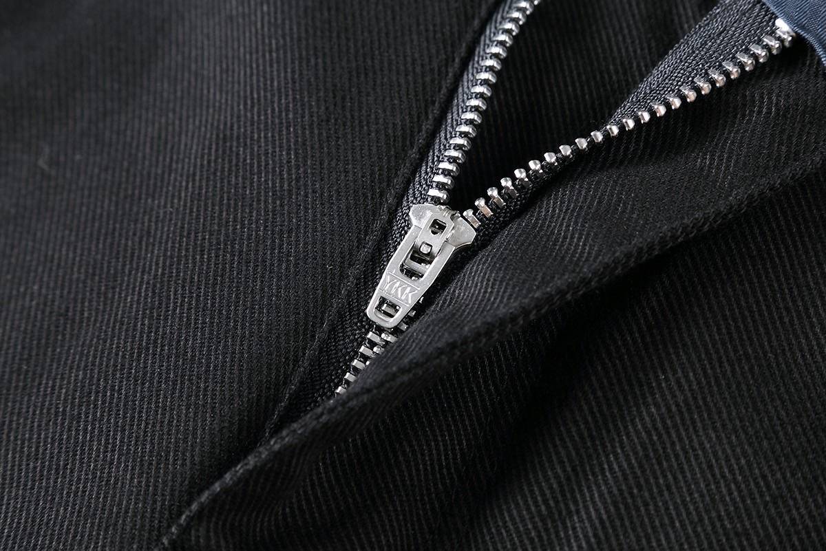 PRADA メンズ パンツ ストレートパンツ ロゴ刺繍 サイドライン メタルパーツ ブラック - 画像 4