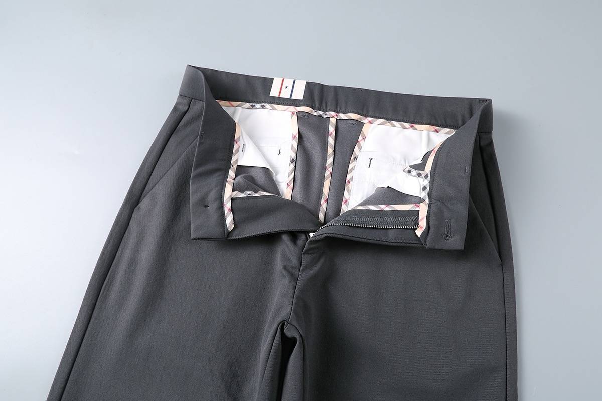 BALENCIAGA バレンシアガ メンズ ボトムス ストレートパンツ サイドライン ロゴ刺繍 メタルパーツ シルク光沢 黒 - 画像 5