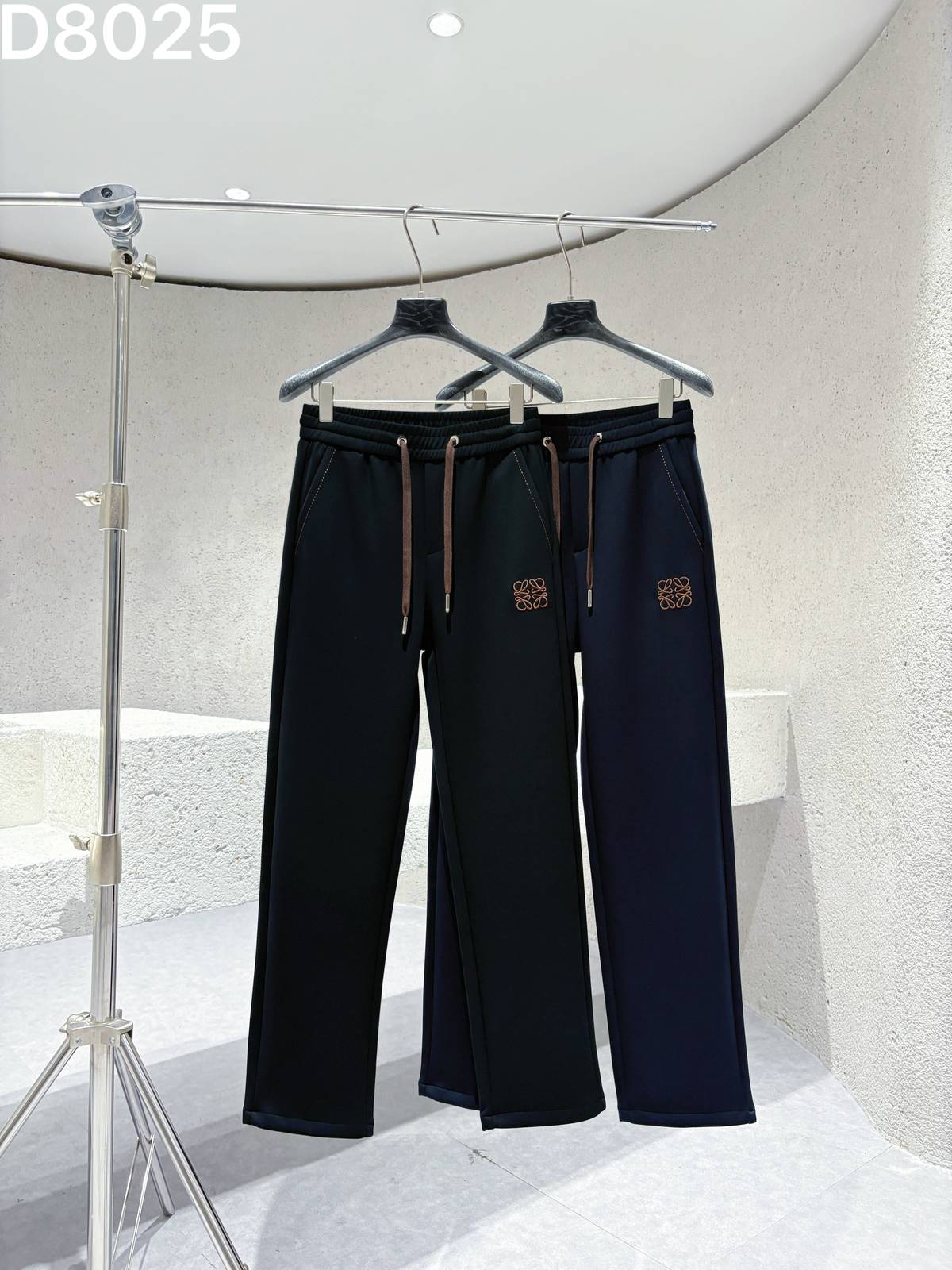 BALENCIAGA バレンシアガ メンズ ボトムス ジョガーパンツ ウエストゴム ロゴ刺繍 サイドライン メタルパーツ ブラック - 画像 6