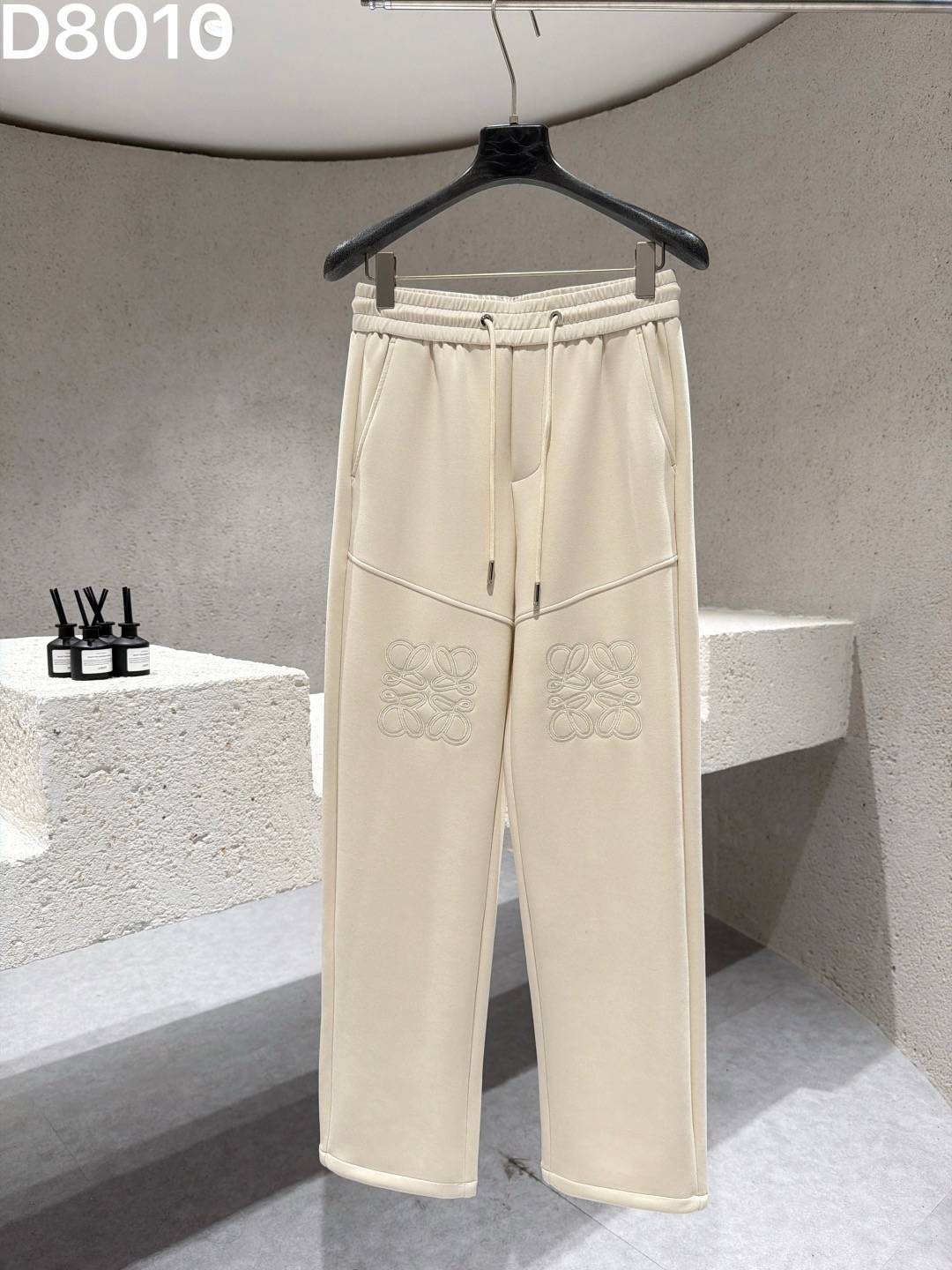 LOEWE ロエベ メンズ パンツ カーゴパンツ ロゴ刺繍 サイドライン メタルパーツ ブラック カーキ