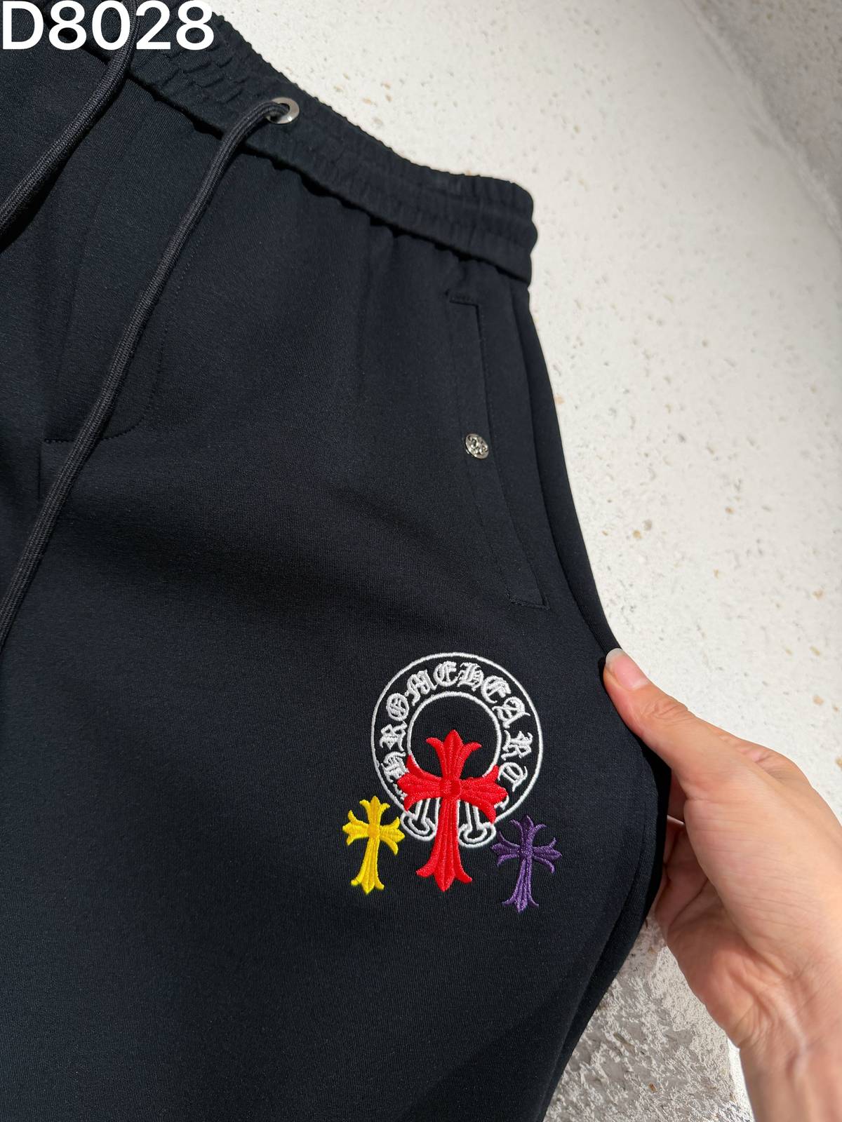CHROME HEARTS クロムハーツ メンズ パンツ ジョガーパンツ サイドライン ロゴ刺繍 メタルパーツ ブラック - 画像 4