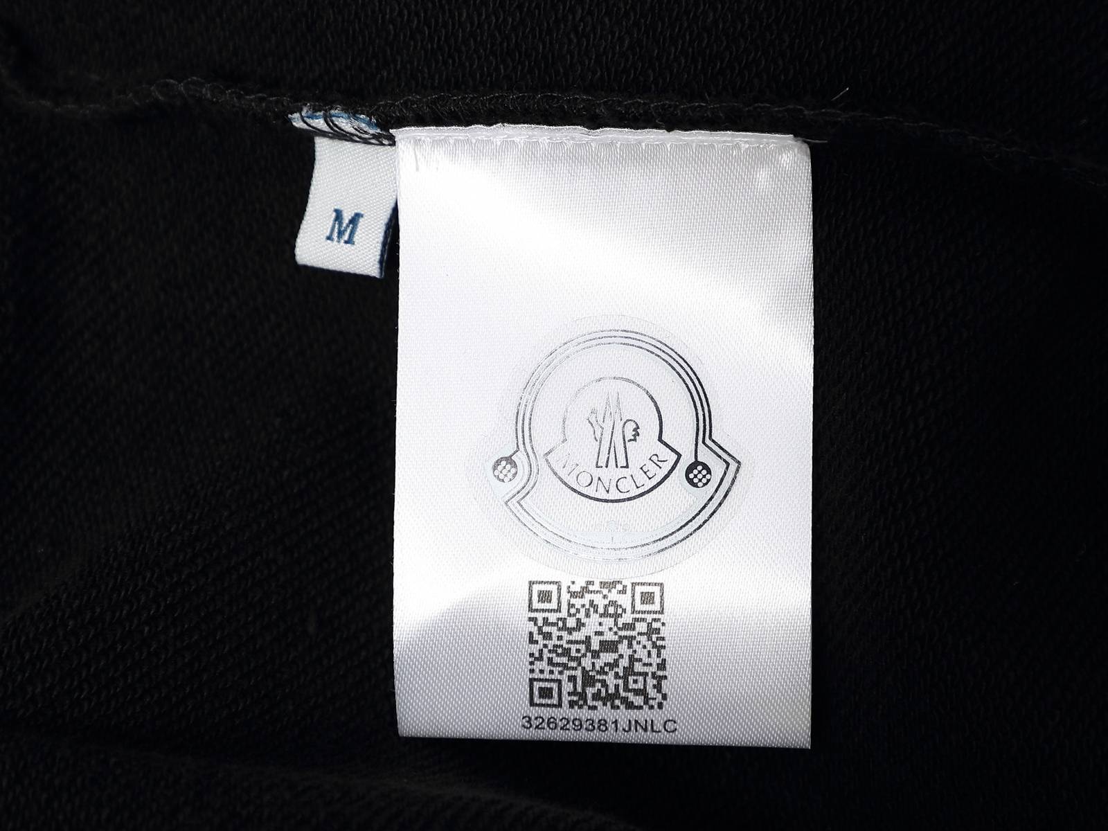 MONCLER モンクレール メンズ パーカー プルオーバー フロントロゴ ロゴプリント ストリート 秋冬 ブラック - 画像 3