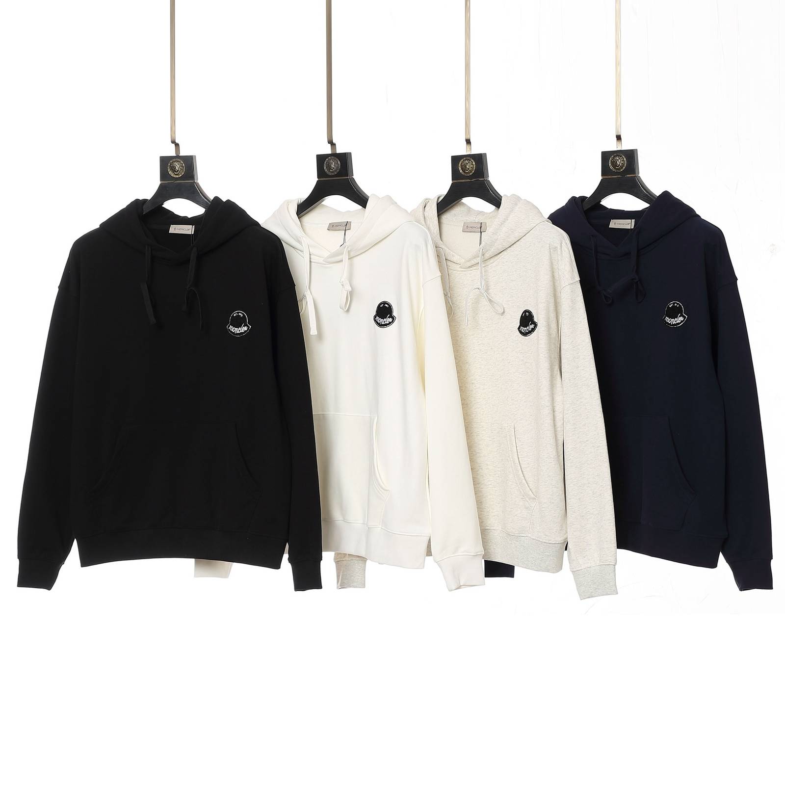 MONCLER モンクレール メンズ パーカー プルオーバー ロゴプリント 立体フード オーバーサイズ 秋冬 ブラック ホワイト グレー - 画像 4