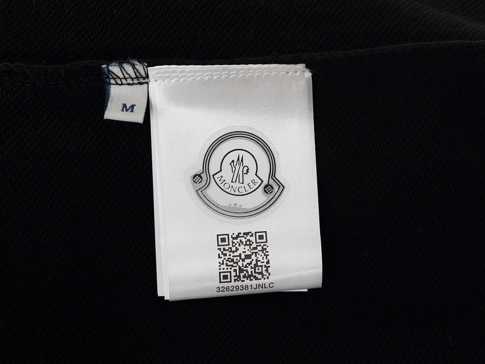 MONCLER モンクレール メンズ パーカー プルオーバー フロントロゴ ロゴ刺繍 フードの立ち上がり ブラック ホワイト - 画像 5