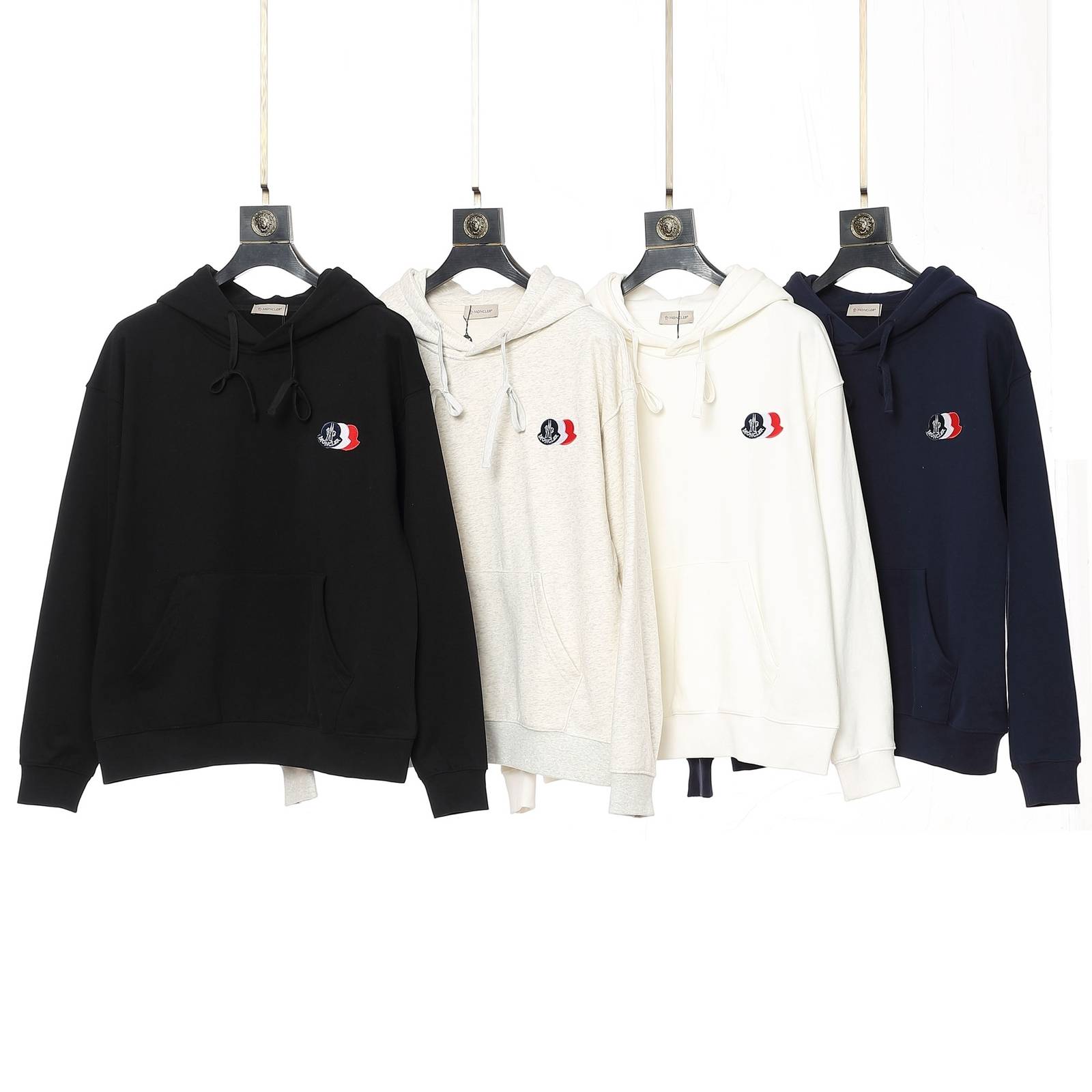 MONCLER モンクレール メンズ パーカー プルオーバー フロントロゴ ロゴ刺繍 フードの立ち上がり ブラック ホワイト - 画像 10