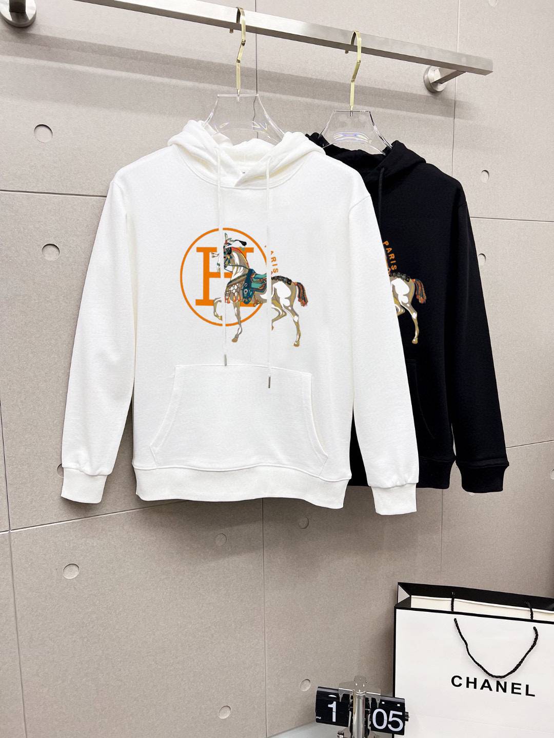 HERMS ヘルメス メンズ パーカー プルオーバーパーカー フロントロゴ ロゴ刺繍 オーバーサイズ ストリート ブラック - 画像 8
