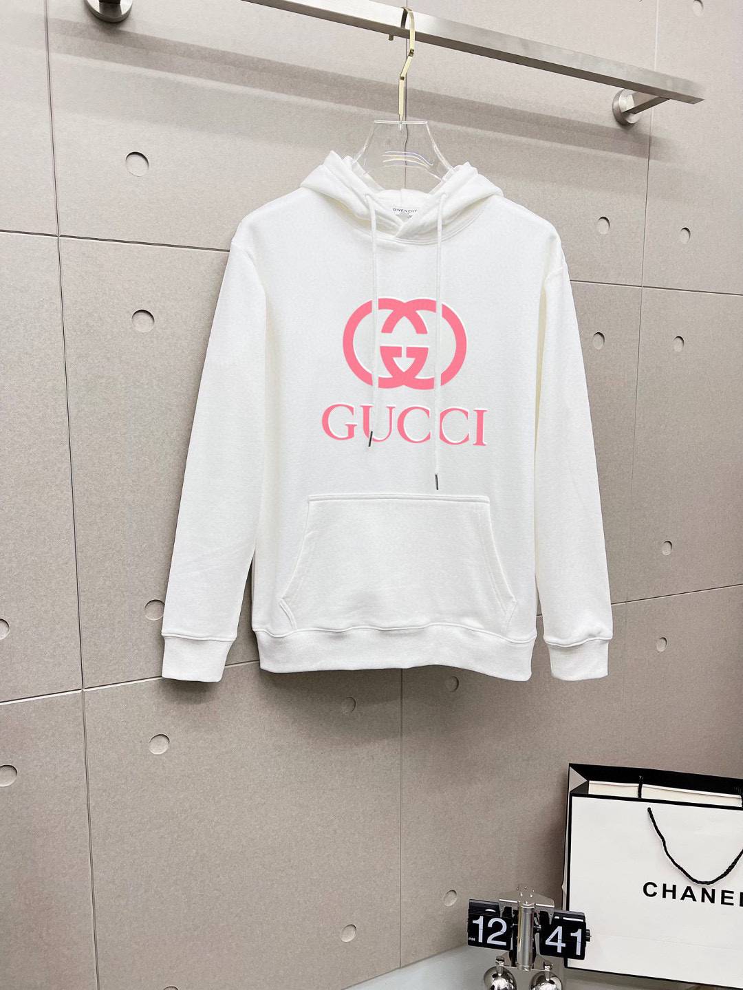 GUCCI グッチ メンズ パーカー プルオーバー フード ロゴプリント フロントロゴ オーバーサイズ ブラック - 画像 9