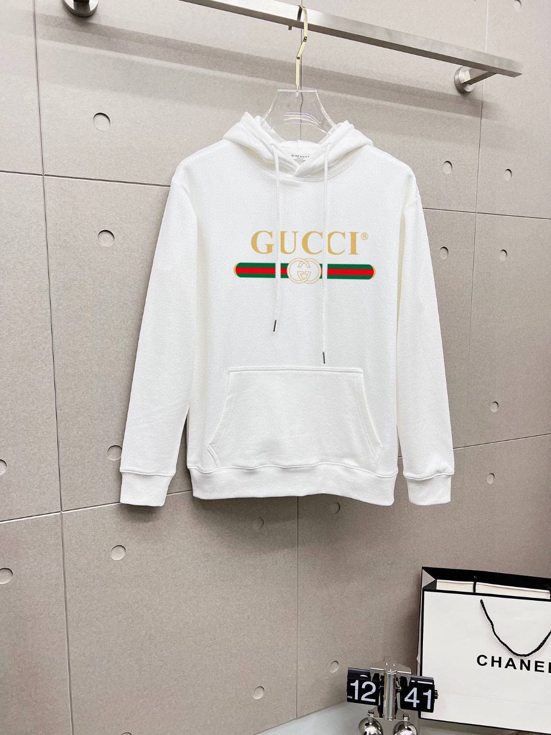 GUCCI グッチ メンズ パーカー プルオーバーパーカー フード付き ロゴプリント オーバーサイズ ストリート ブラック ホワイト
