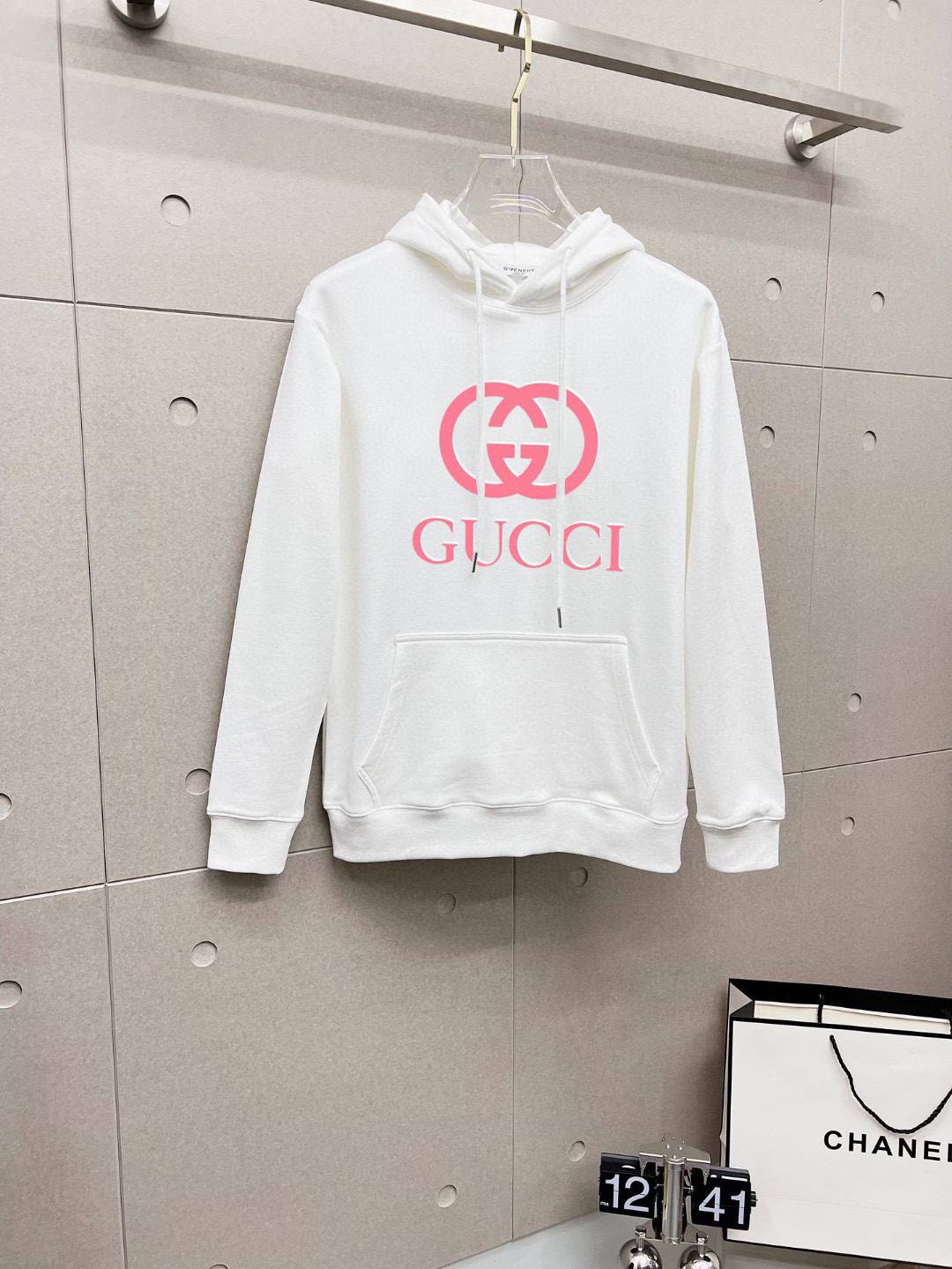 GUCCI グッチ メンズ パーカー プルオーバー フード付き ロゴプリント フロントロゴ オーバーサイズ ブラック - 画像 9