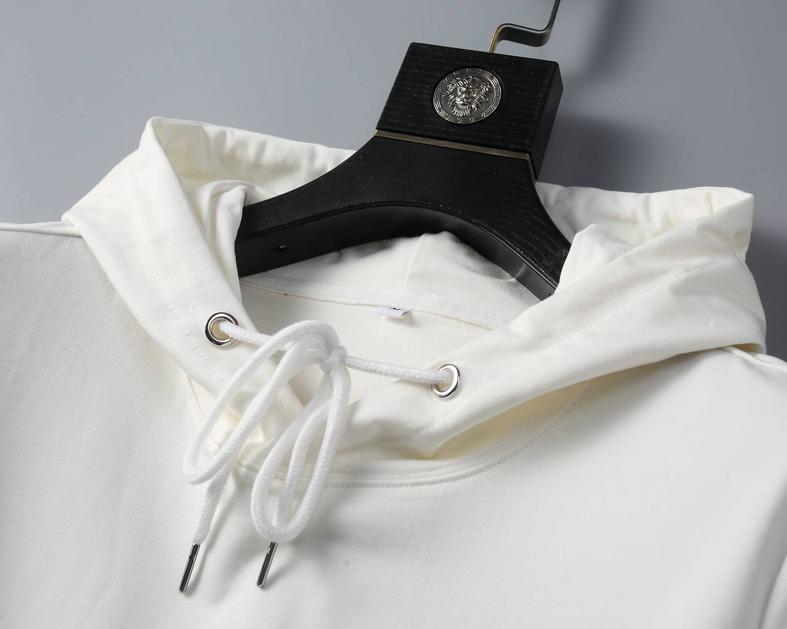 GUCCI グッチ メンズ パーカー プルオーバー フード付き ロゴプリント オーバーサイズ シティスタイル ブラック - 画像 6
