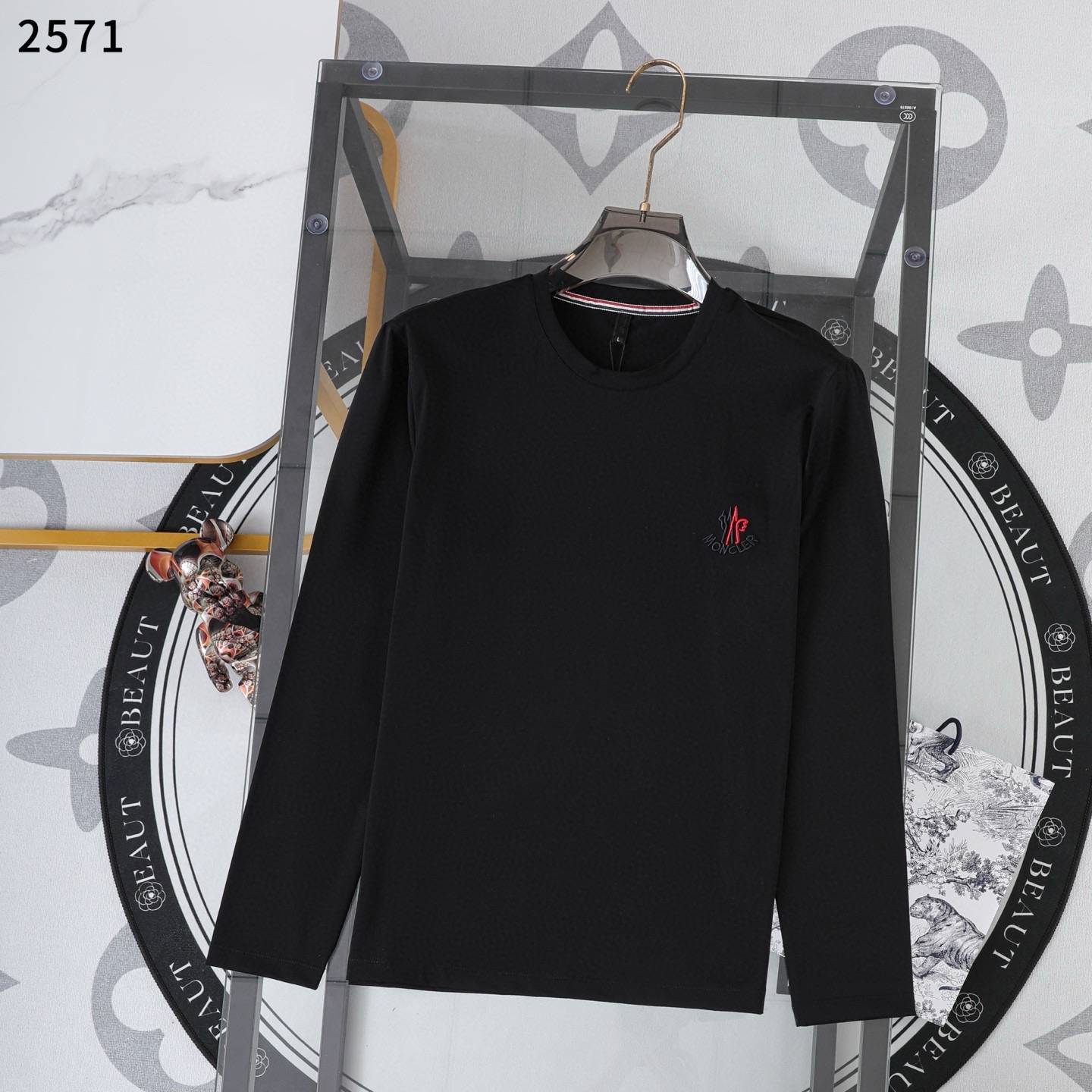 MONCLER モンクレール メンズ 長袖Tシャツ クルーネック 袖リブ ロゴ刺繍 オーバーサイズ レイヤード ブラック ホワイト レッド
