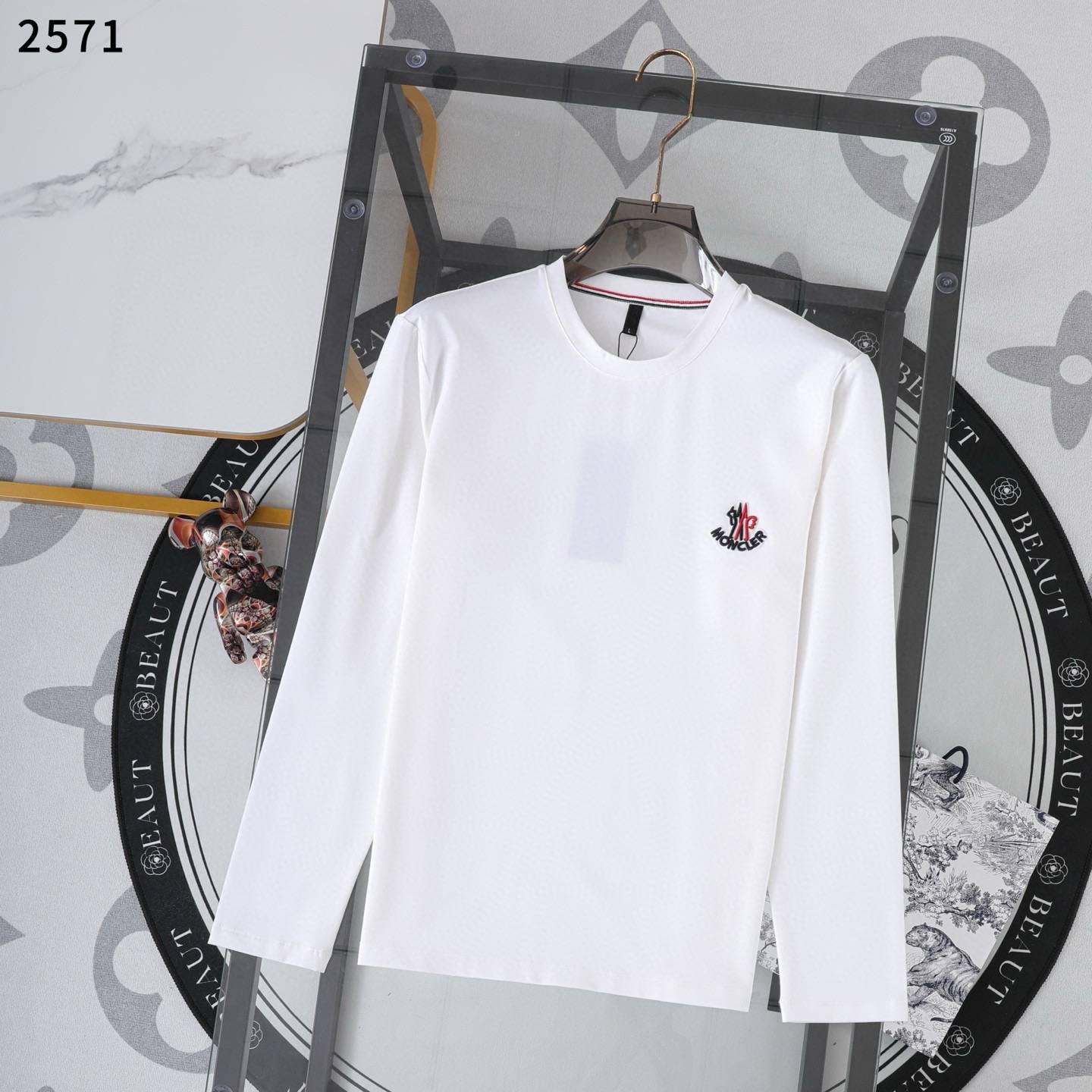 MONCLER モンクレール メンズ 長袖Tシャツ クルーネック 袖リブ ロゴ刺繍 オーバーサイズ レイヤード ブラック ホワイト レッド - 画像 6