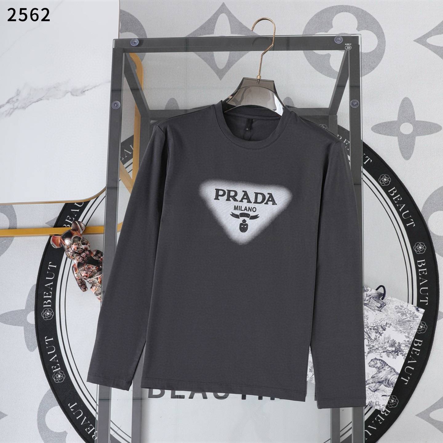 PRADA メンズ ロンT 長袖Tシャツ クルーネック 袖リブ ロゴプリント オーバーサイズ ブラック - 画像 5