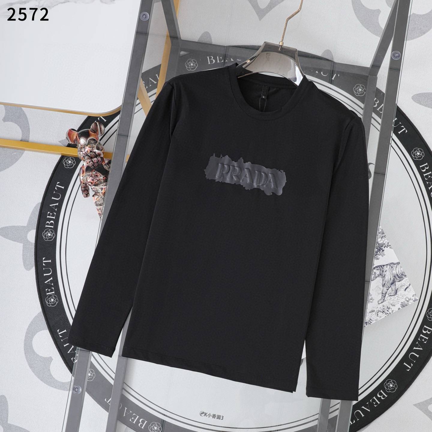 PRADA メンズ ロンT 長袖Tシャツ クルーネック 袖リブ アームプリント オーバーサイズ ブラック レッド ホワイト
