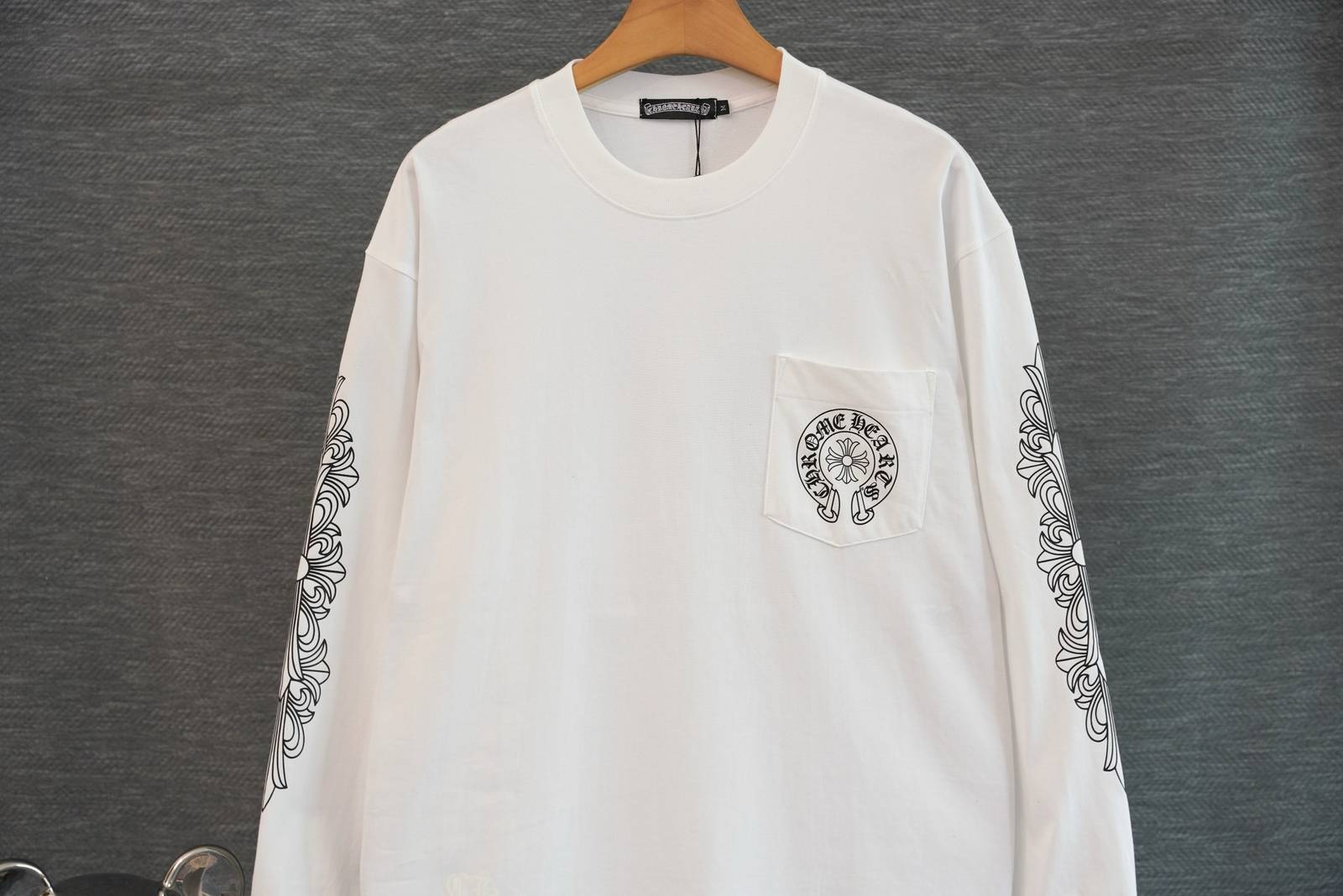 CHROME HEARTS クロムハーツ メンズ ロンT 長袖Tシャツ クルーネック 袖リブ ロゴプリント オーバーサイズ ブラック - 画像 9