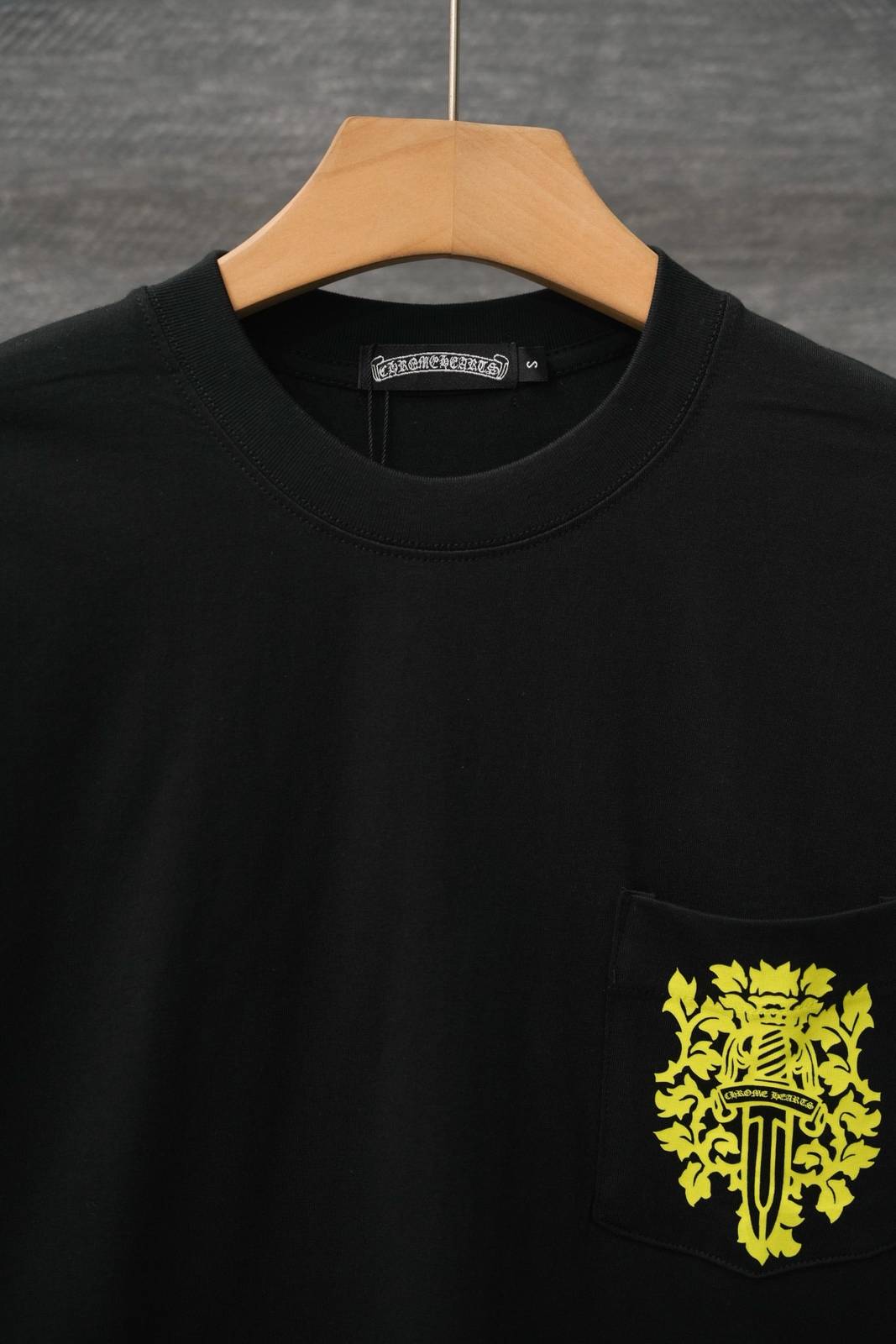 CHROME HEARTS クロムハーツ メンズ ロンT 長袖Tシャツ クルーネック 袖リブ ロゴプリント オーバーサイズ 黒 - 画像 9