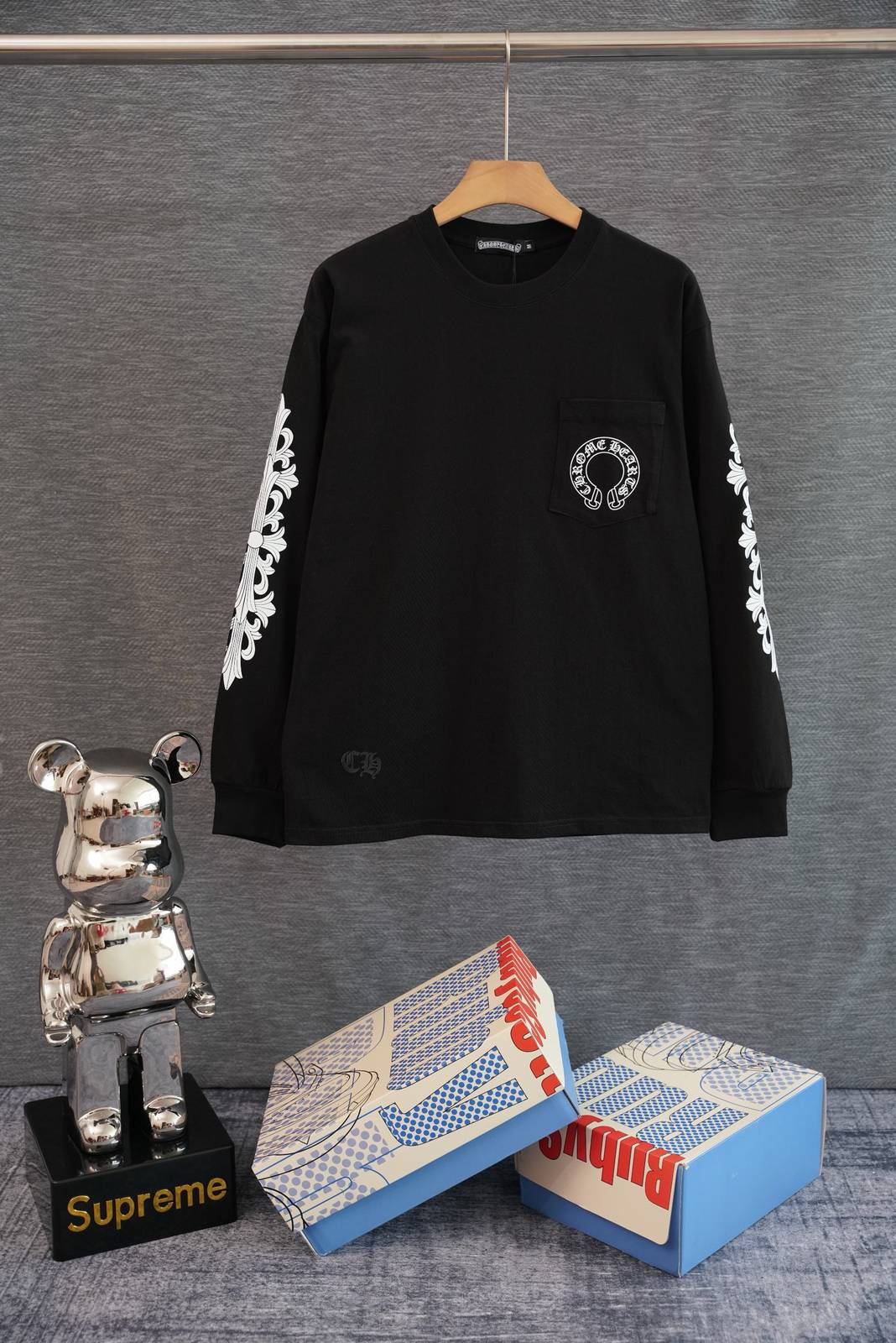 CHROME HEARTS クロムハーツ メンズ ロンT 長袖Tシャツ クルーネック 袖リブ ロゴプリント オーバーサイズ ブラック - 画像 4