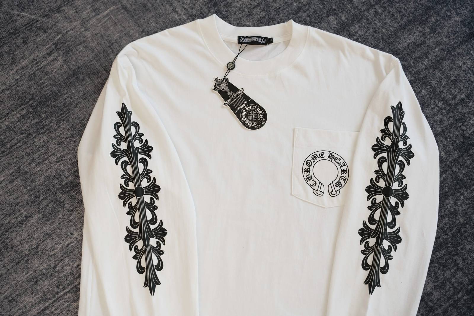 CHROME HEARTS クロムハーツ メンズ ロンT 長袖Tシャツ クルーネック 袖リブ ロゴプリント オーバーサイズ ブラック - 画像 6