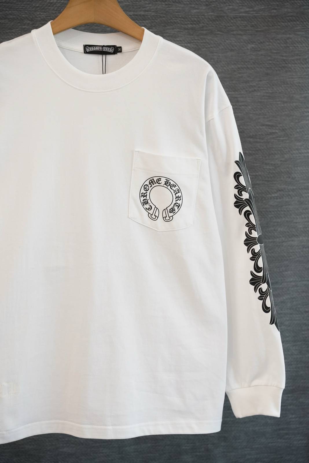 CHROME HEARTS クロムハーツ メンズ ロンT 長袖Tシャツ クルーネック 袖リブ ロゴプリント オーバーサイズ ブラック - 画像 9