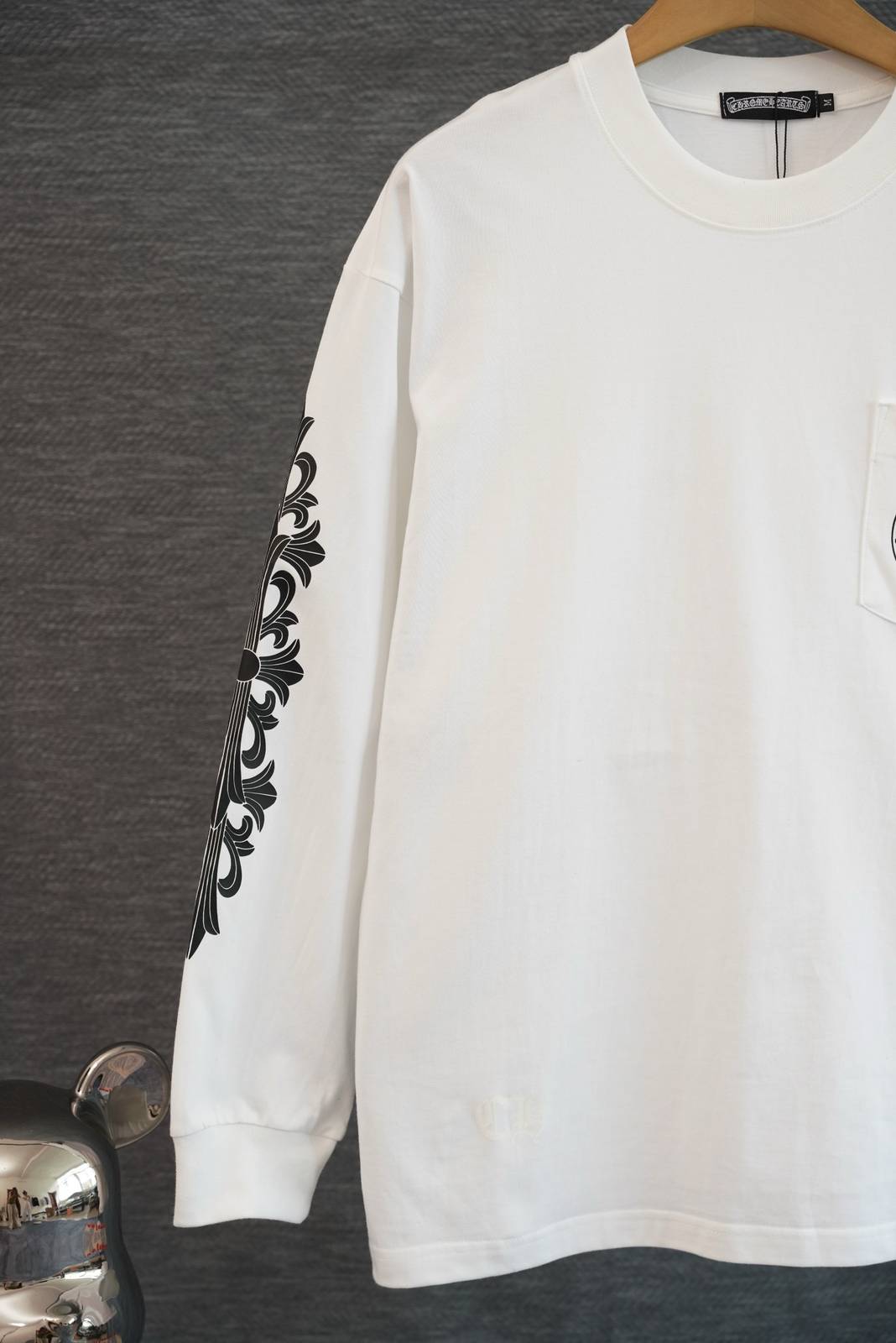 CHROME HEARTS クロムハーツ メンズ ロンT 長袖Tシャツ クルーネック 袖リブ ロゴプリント オーバーサイズ ブラック - 画像 10