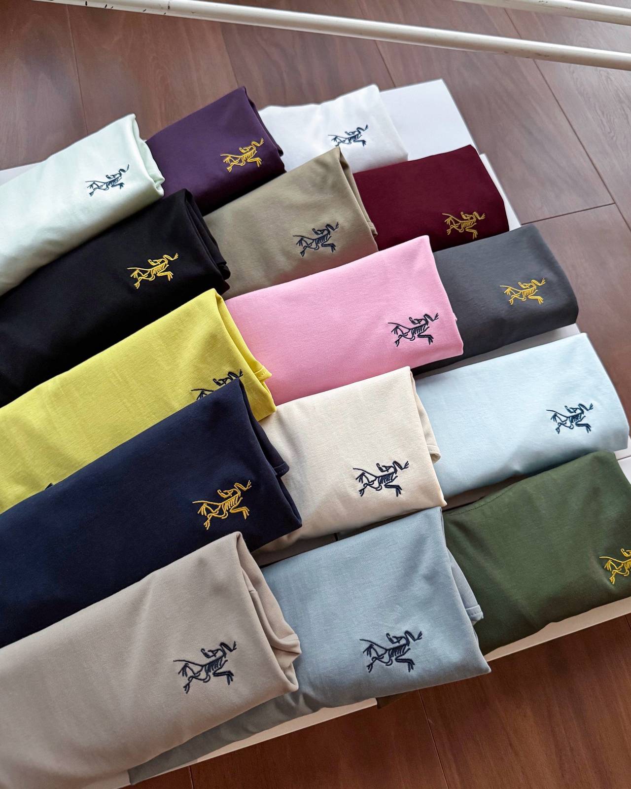 ARCTERYX アークテリクス メンズ 長袖Tシャツ ロンT クルーネック 袖リブ ロゴ刺繍 オーバーサイズ ブラック - 画像 5