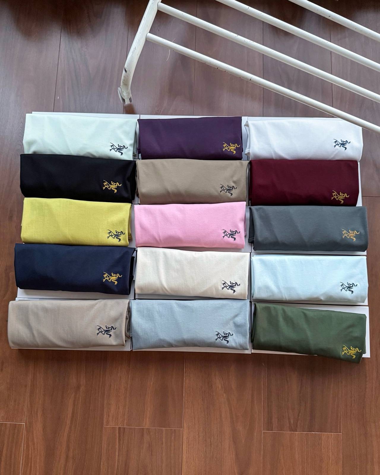 ARCTERYX アークテリクス メンズ 長袖Tシャツ ロンT クルーネック 袖リブ ロゴ刺繍 オーバーサイズ ブラック - 画像 13