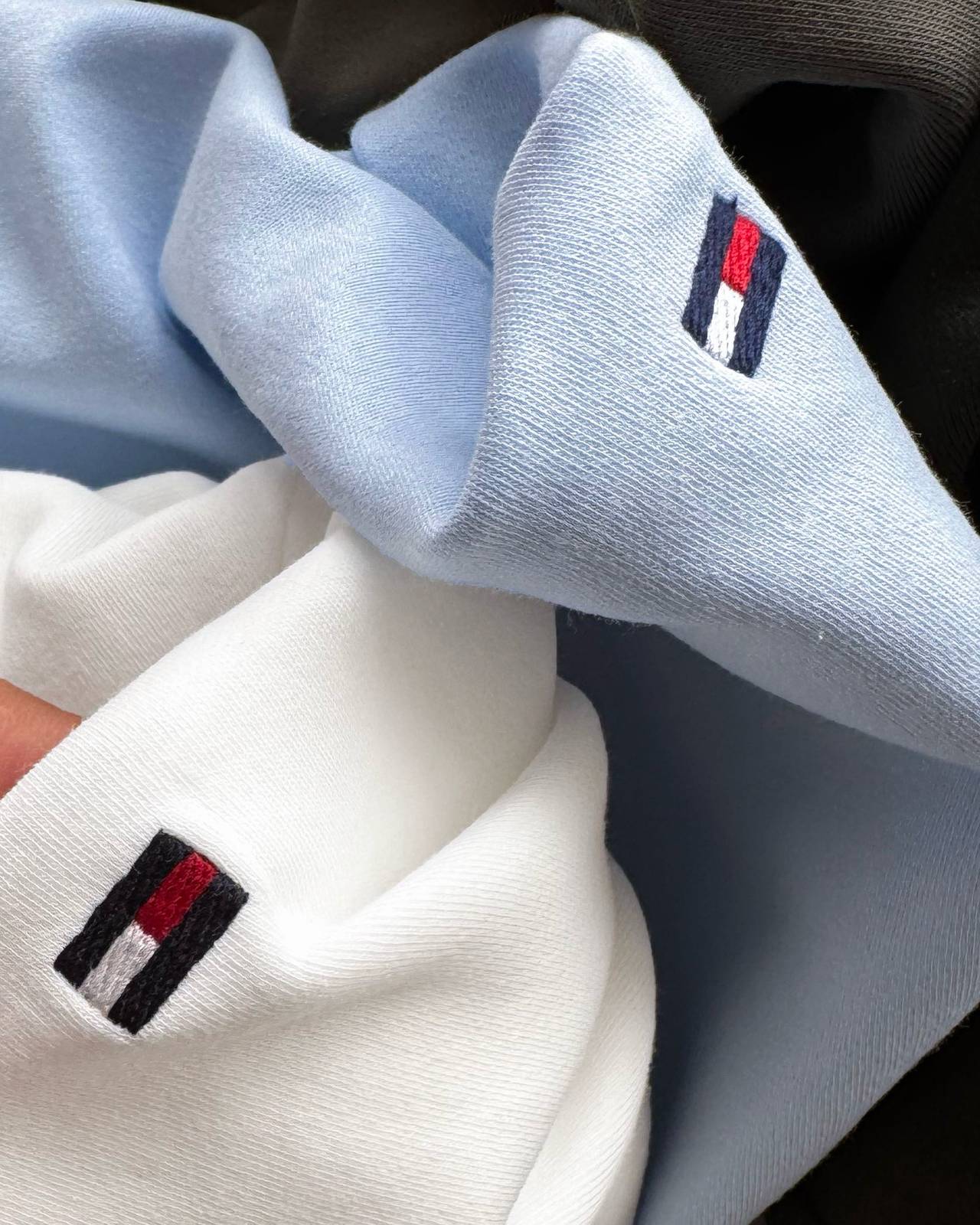 TOMMY HILFIGER メンズ ロンT 長袖Tシャツ クルーネック 袖リブ ロゴプリント オーバーサイズ ブラック - 画像 6