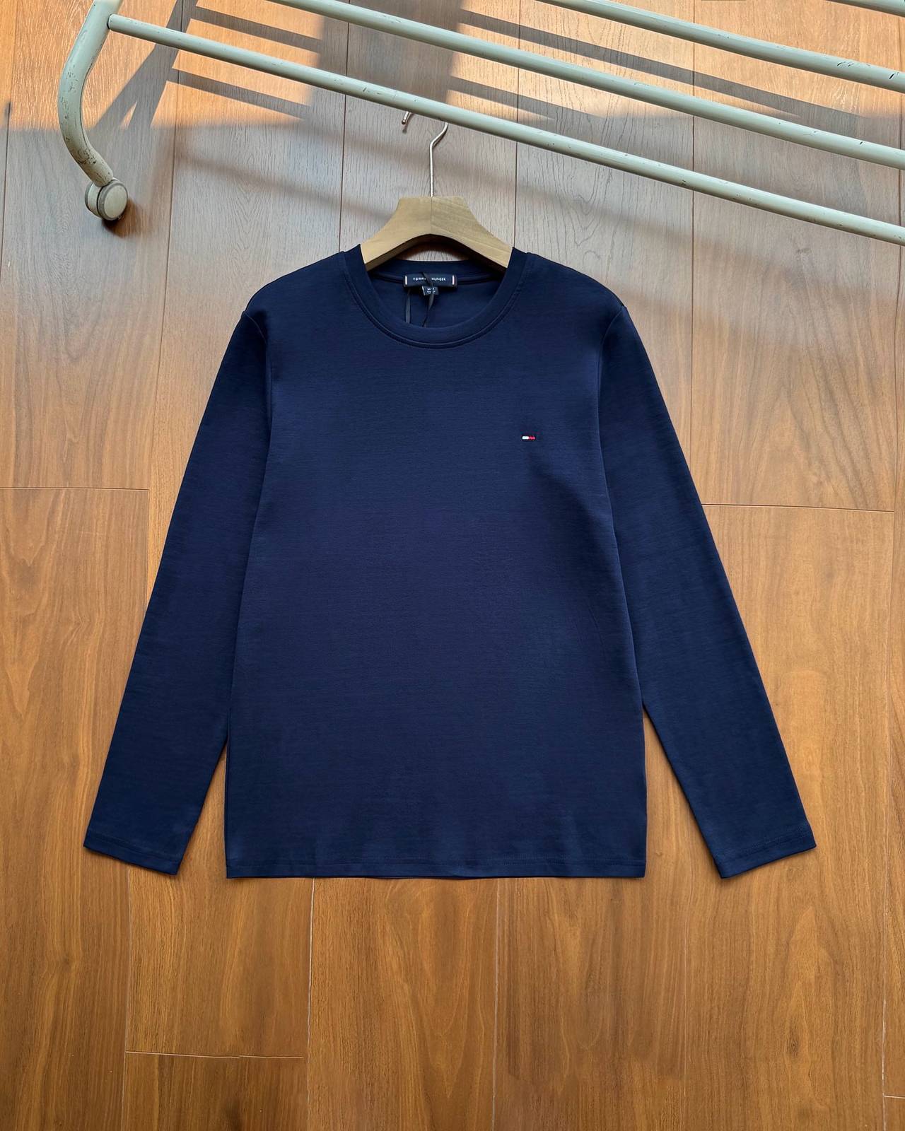 TOMMY HILFIGER メンズ ロンT 長袖Tシャツ クルーネック 袖リブ ロゴプリント オーバーサイズ ブラック - 画像 12