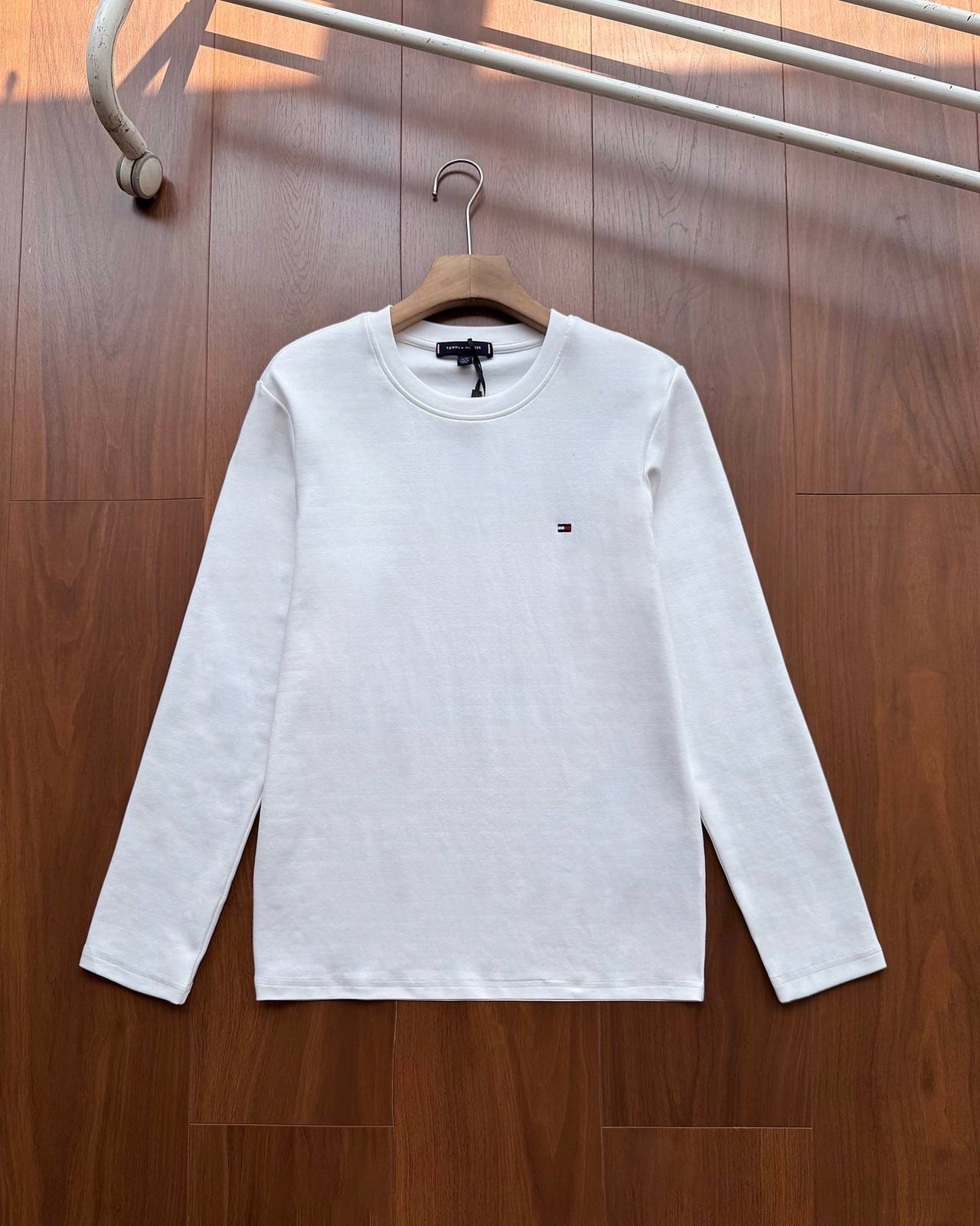 TOMMY HILFIGER メンズ ロンT 長袖Tシャツ クルーネック 袖リブ ロゴプリント オーバーサイズ ブラック - 画像 13